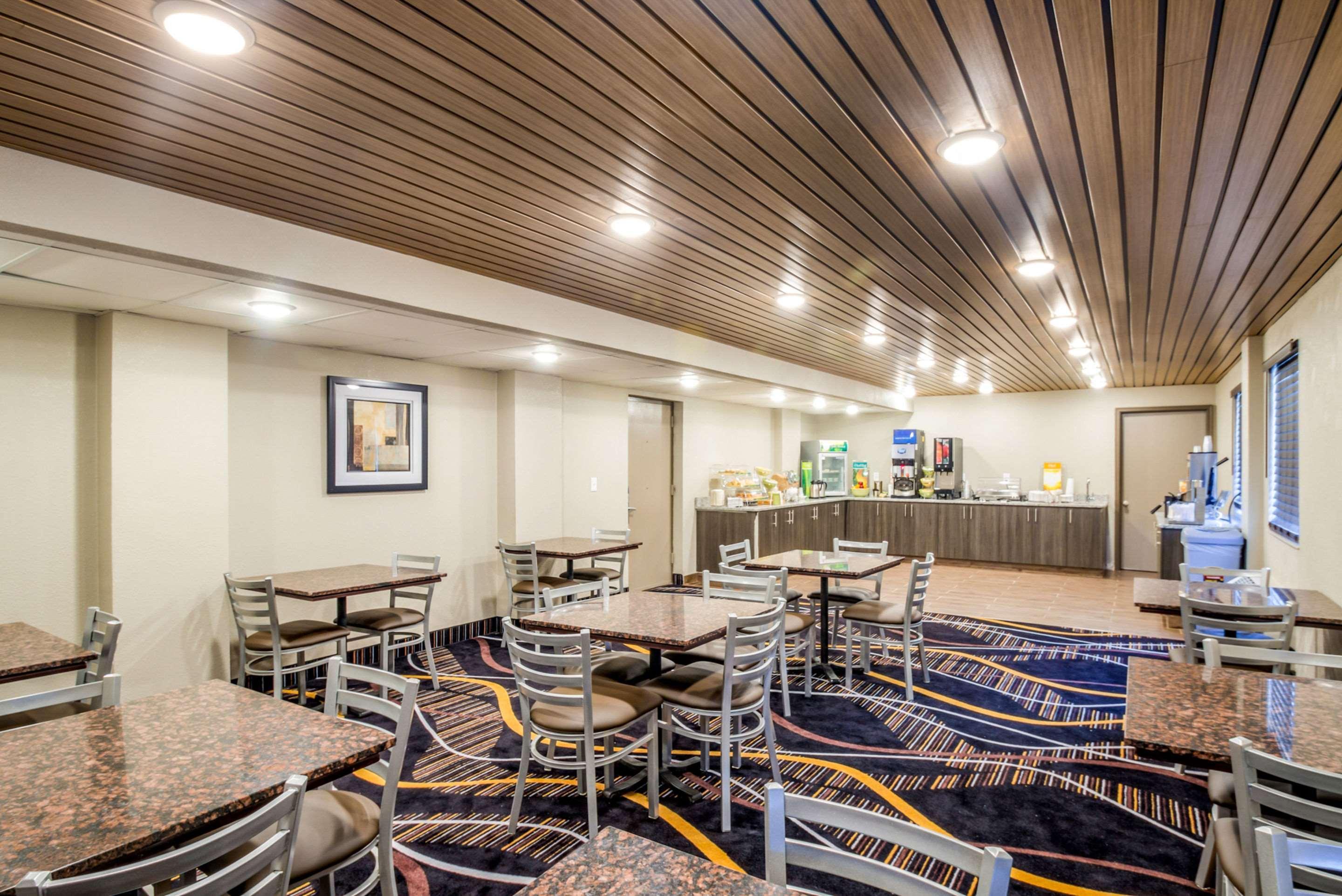 Hotel Americinn By Wyndham Wi 2*