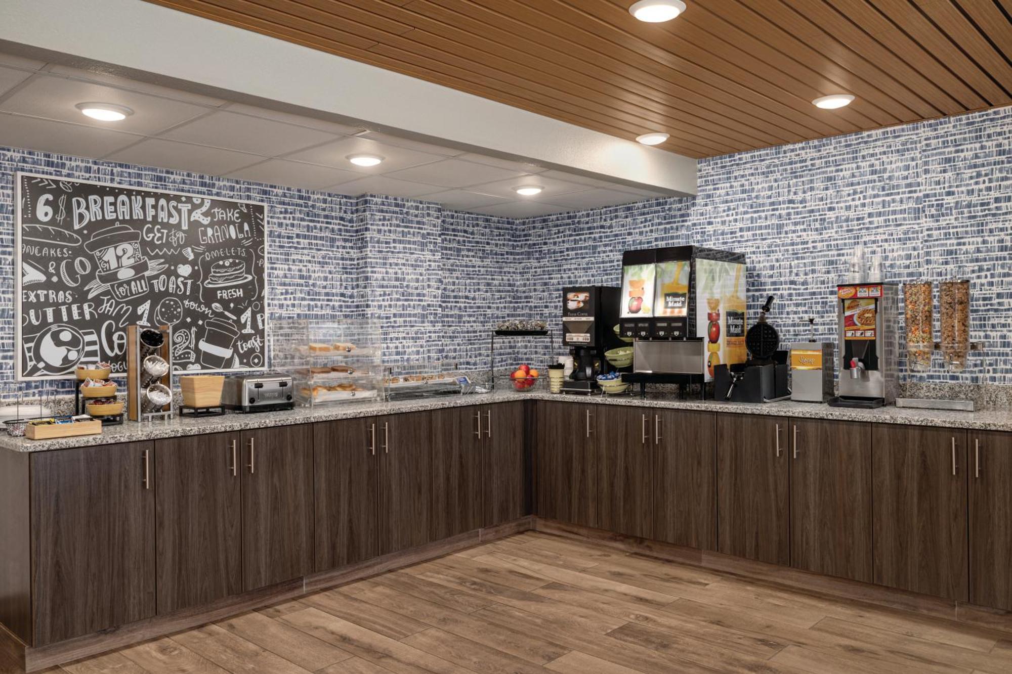 Hotel Americinn By Wyndham Wi 2*
